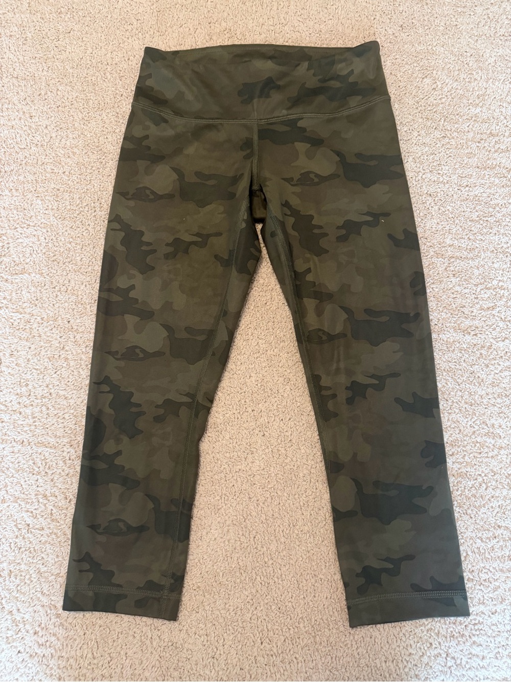 High-Rise Camo Capri Leggings - Olive Green